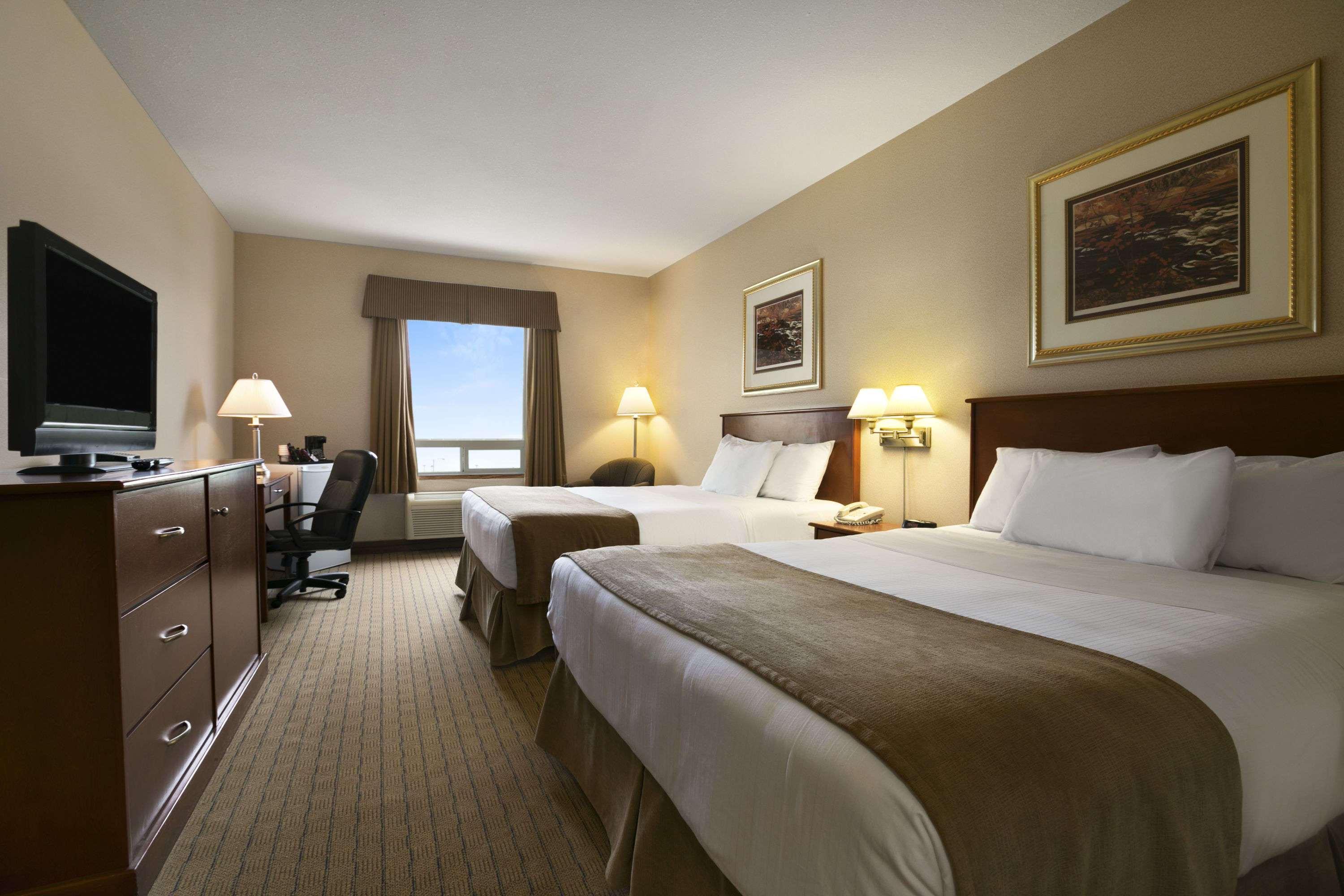 Days Inn By Wyndham Moose Jaw Exterior photo